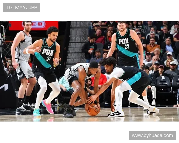 福克斯25分阿夫29+6+6马刺六人上双胜开拓者 福克斯25分阿夫29+6+6马刺六人上双胜开拓者